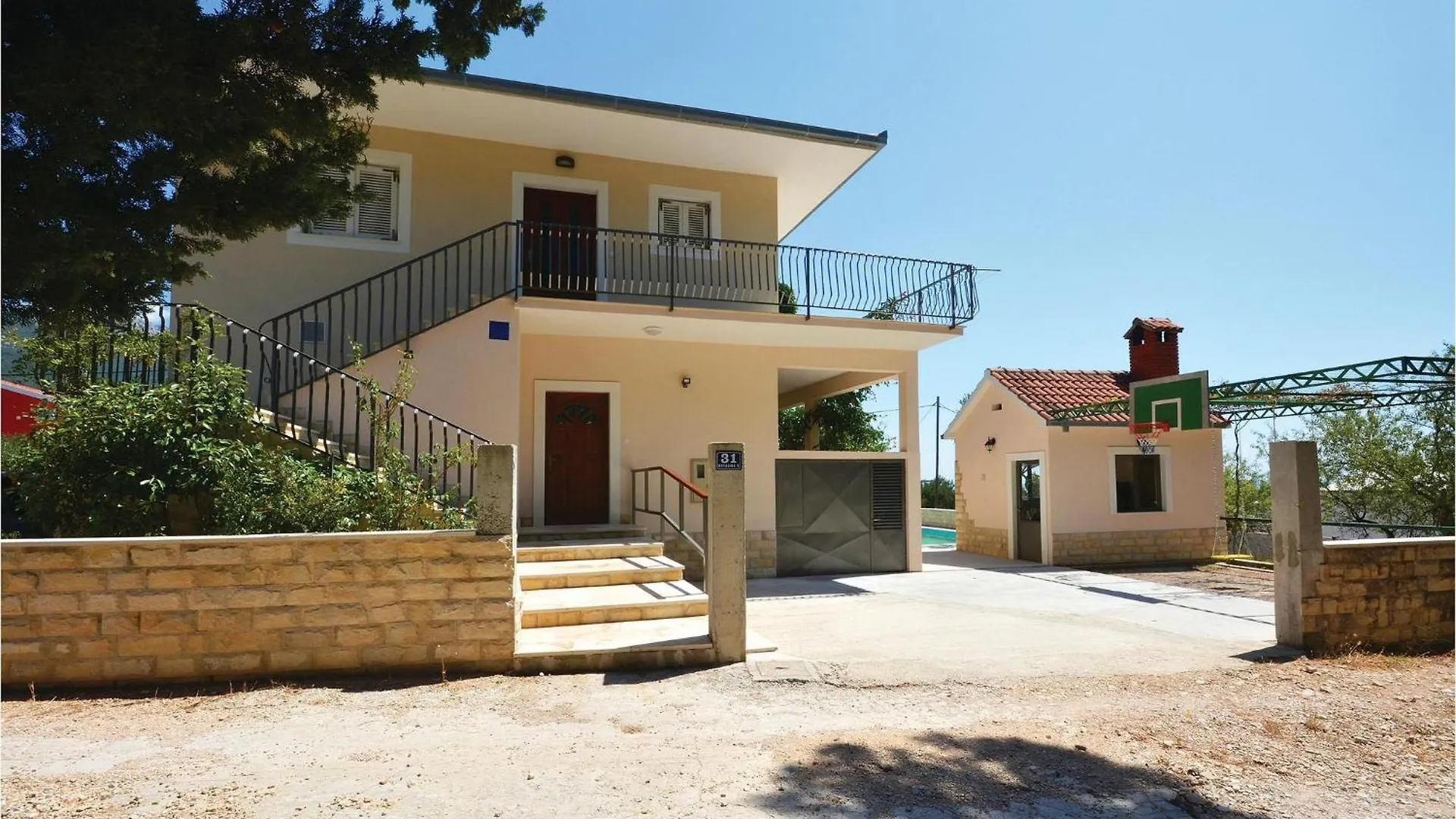 Gorgeous Home In Rudine With Wifi 0*, Rudine (Kastela)