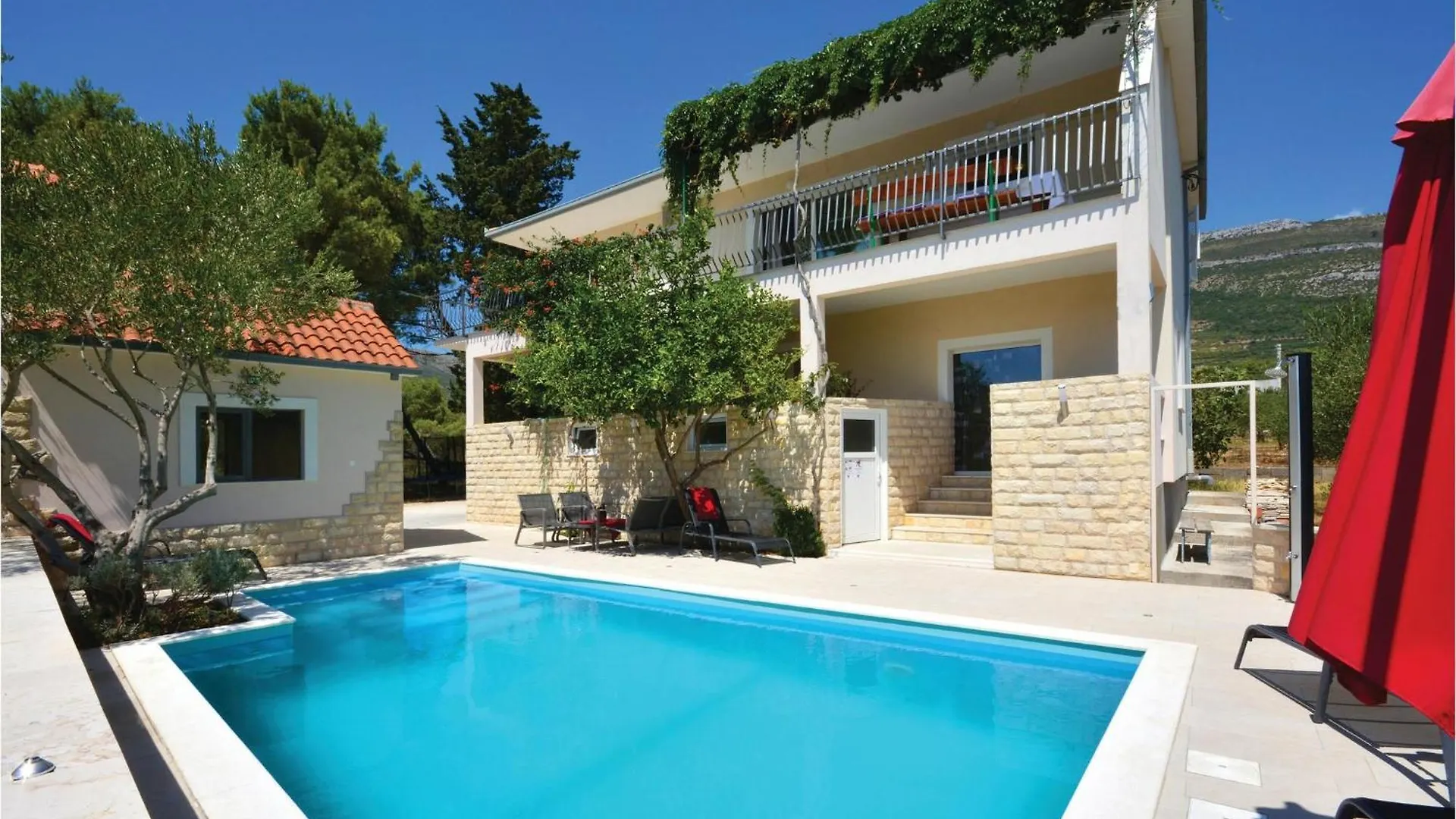 Gorgeous Home In Rudine With Wifi