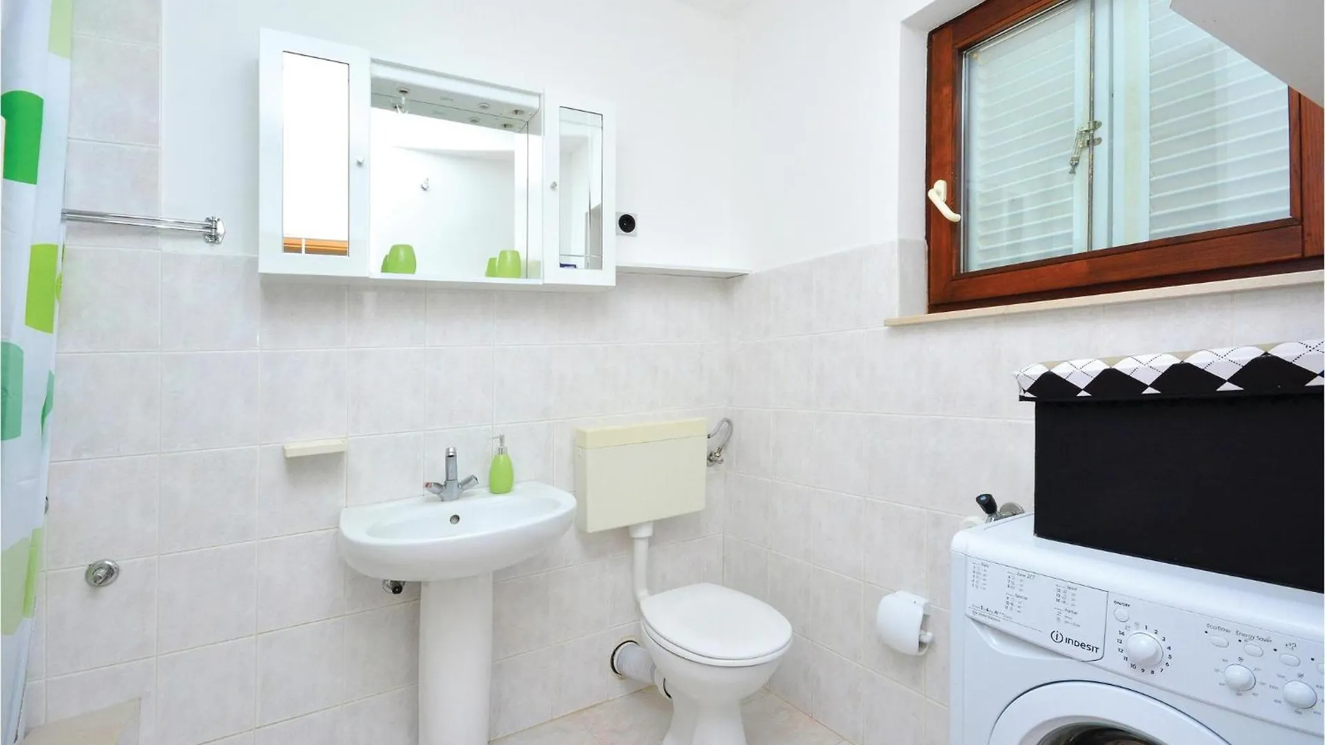 Gorgeous Home In Rudine With Wifi