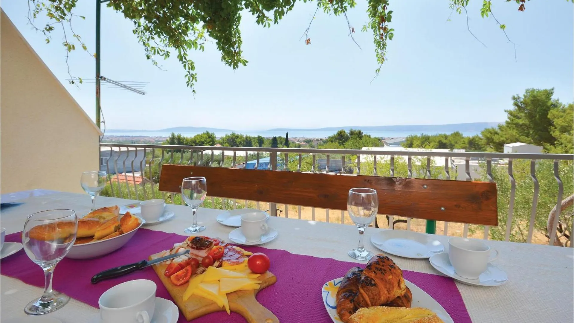 Gorgeous Home In Rudine With Wifi Holiday home Rudine (Kastela)